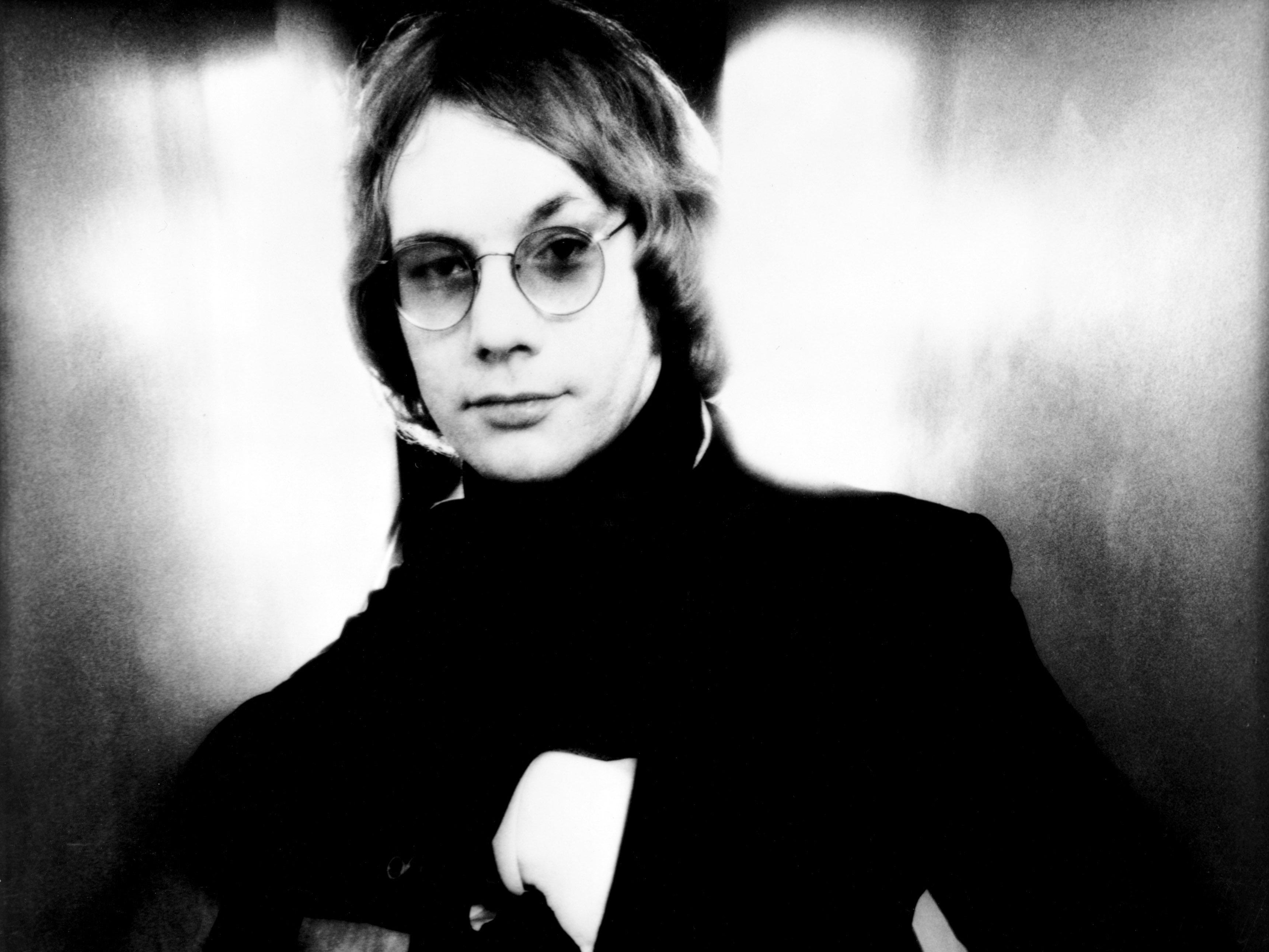 Warren Zevon’s albums swilled with troubling tales of mercenaries, psychopaths and bent lawyers