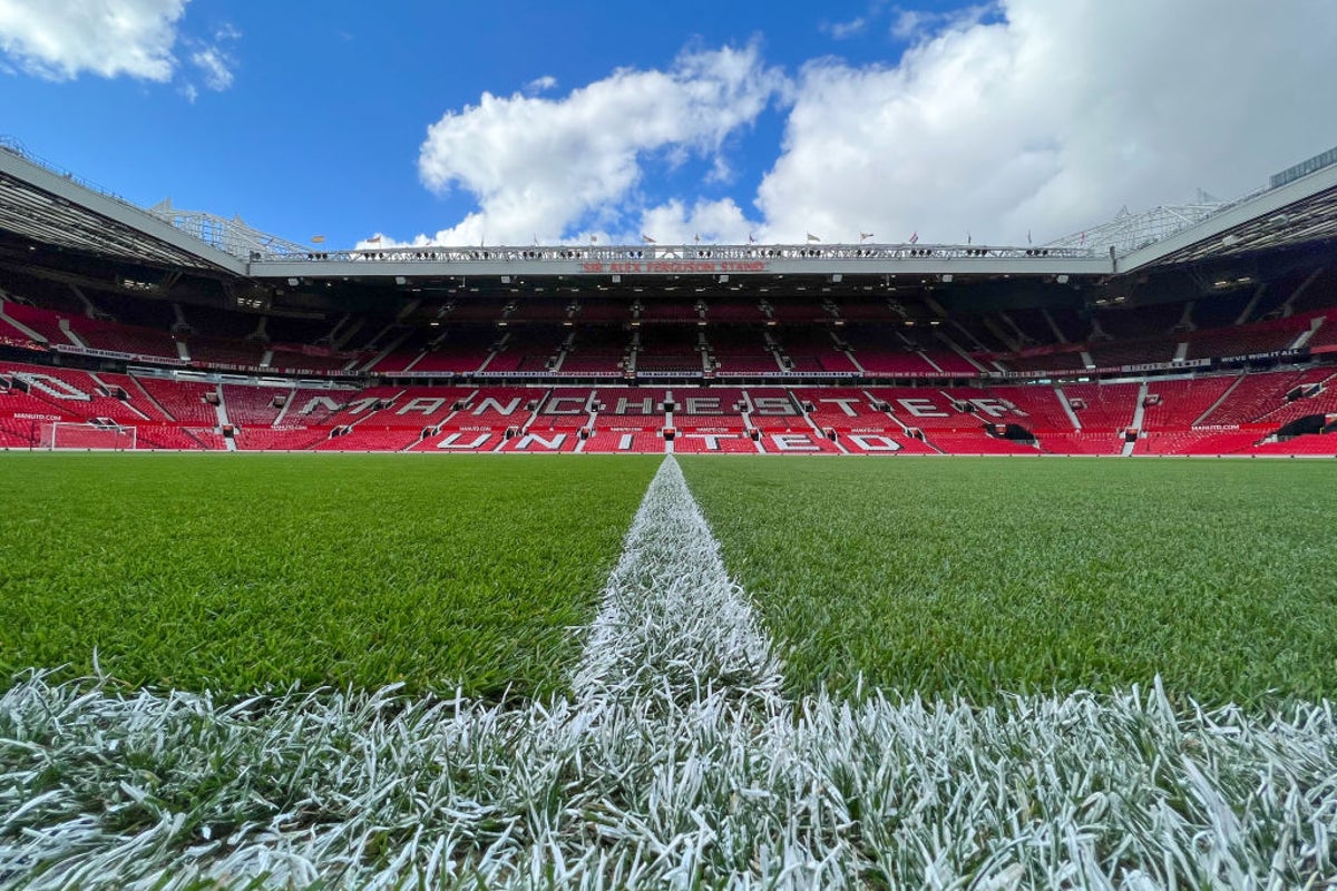 Manchester United announce losses of £115m amid record wage bill and £515m debt