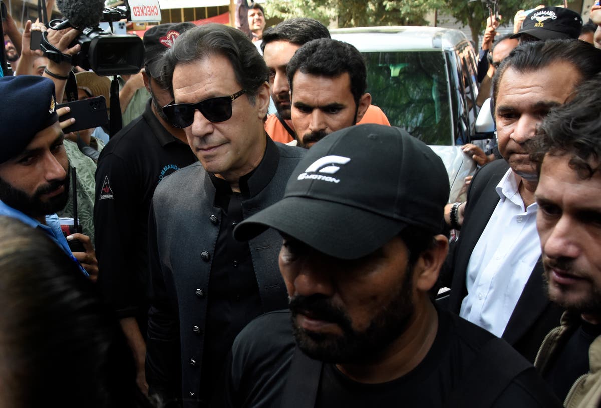 Pakistan's ex-PM Khan apologizes to avoid contempt charges | The ...