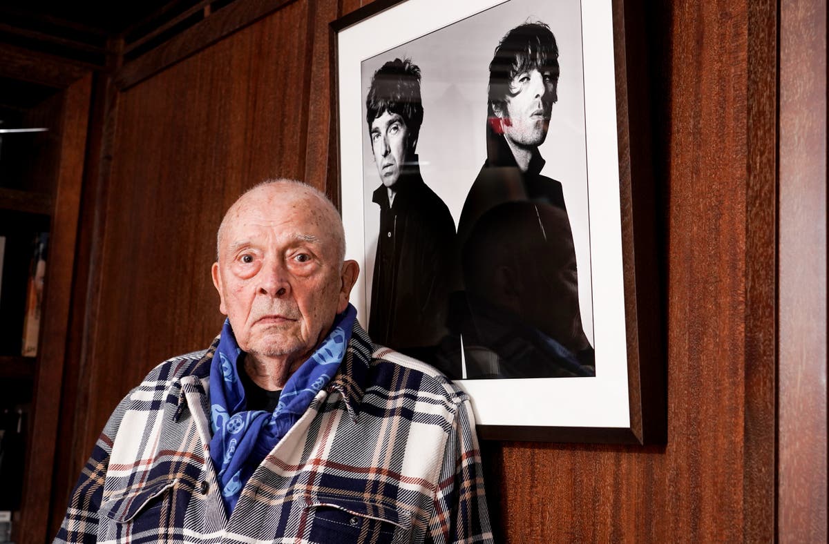 David Bailey recalls photographing &lsquo;kind of cheeky&rsquo; Queen for royal portrait