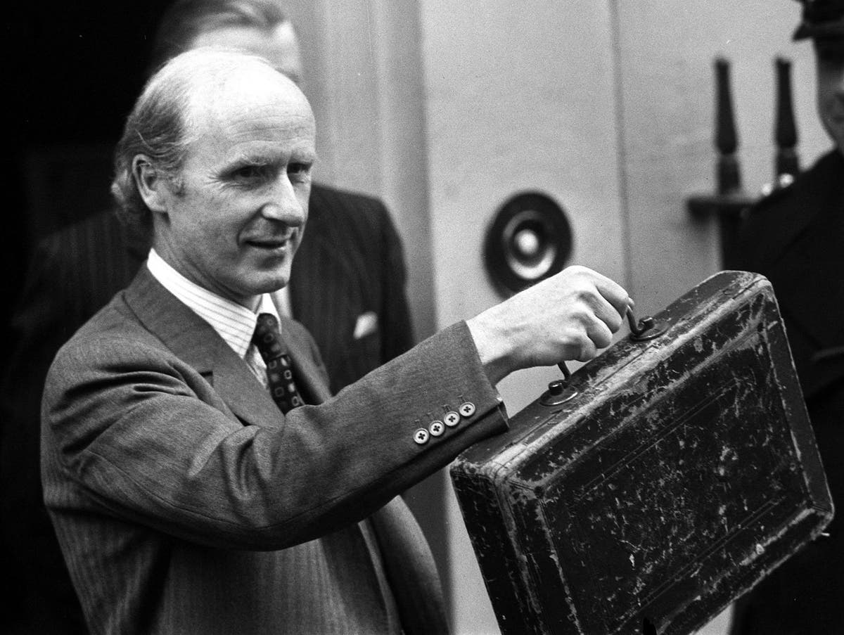 Kwarteng package has &lsquo;biggest tax cuts since 1972&rsquo;, says leading economist