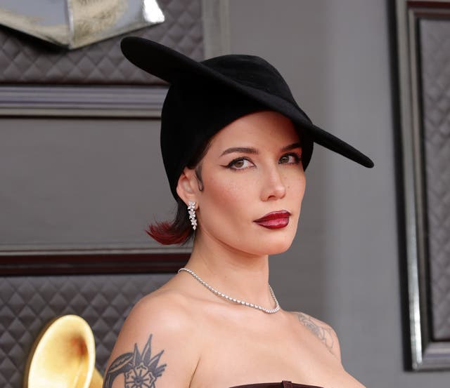 <p>Halsey</p>