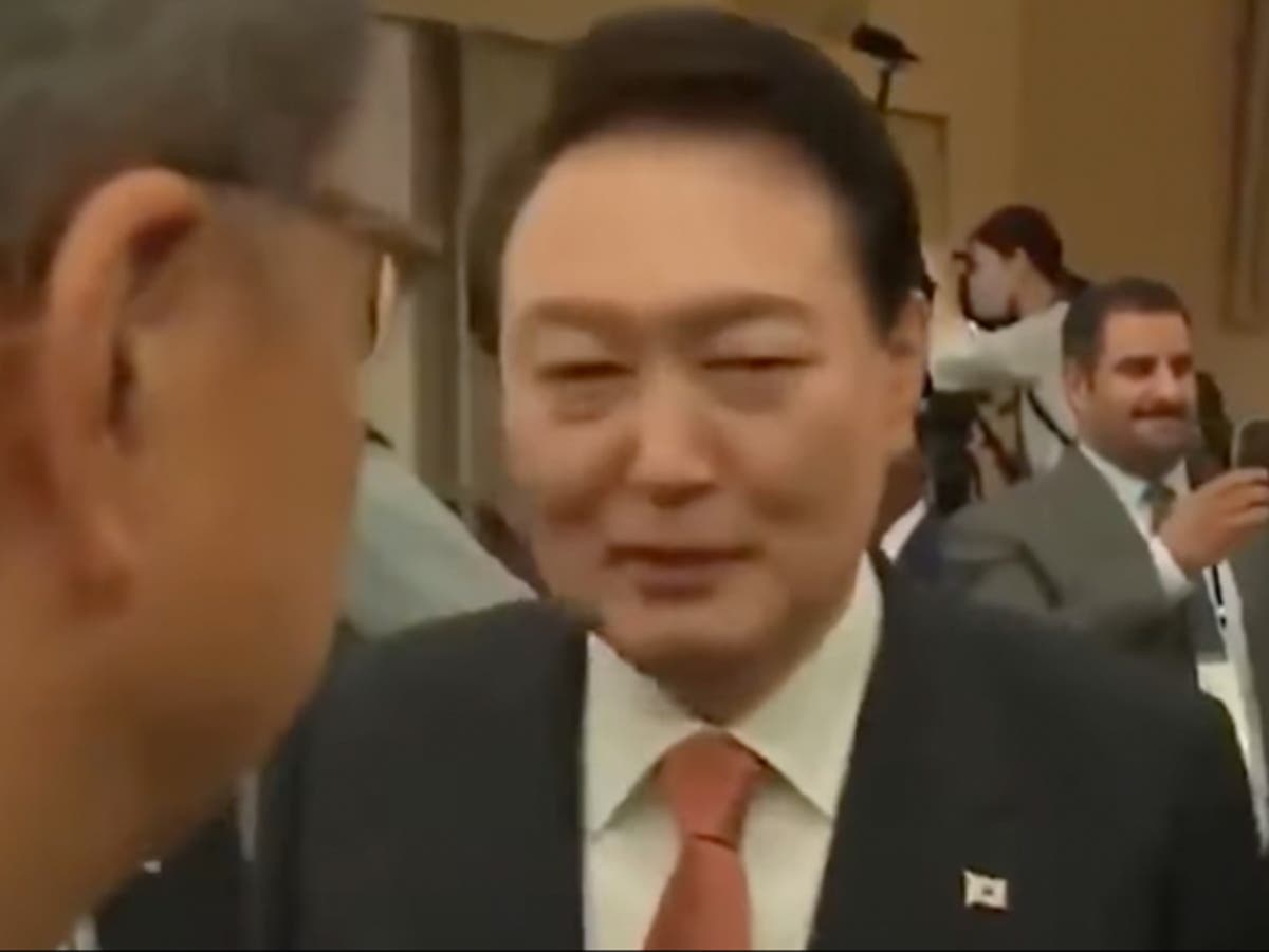 South Korean president calls US lawmakers &lsquo;idiots&rsquo; on hot mic