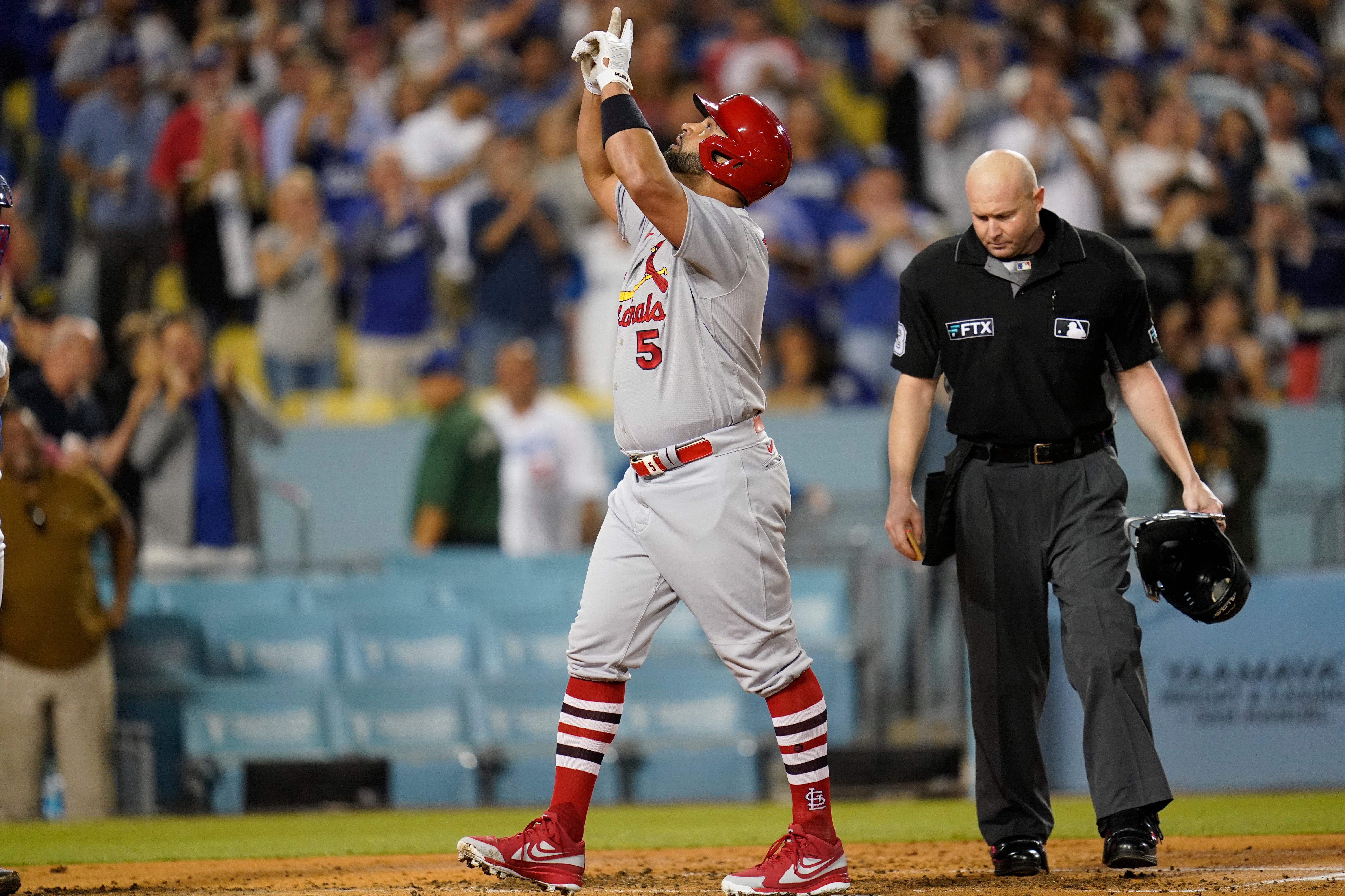 CORRECTION Cardinals Dodgers Baseball