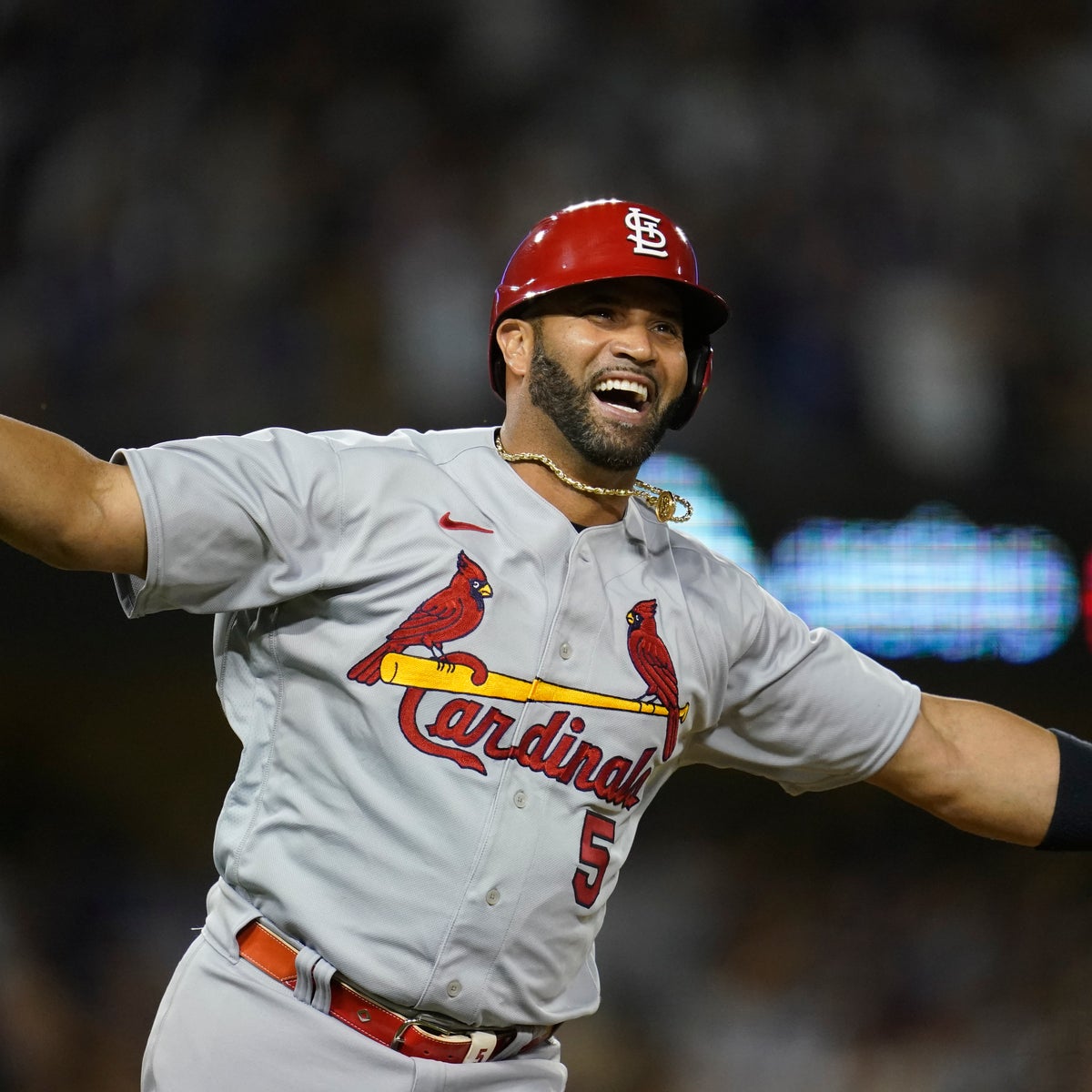 Cards' Pujols hits 700th home run, 4th player to reach mark