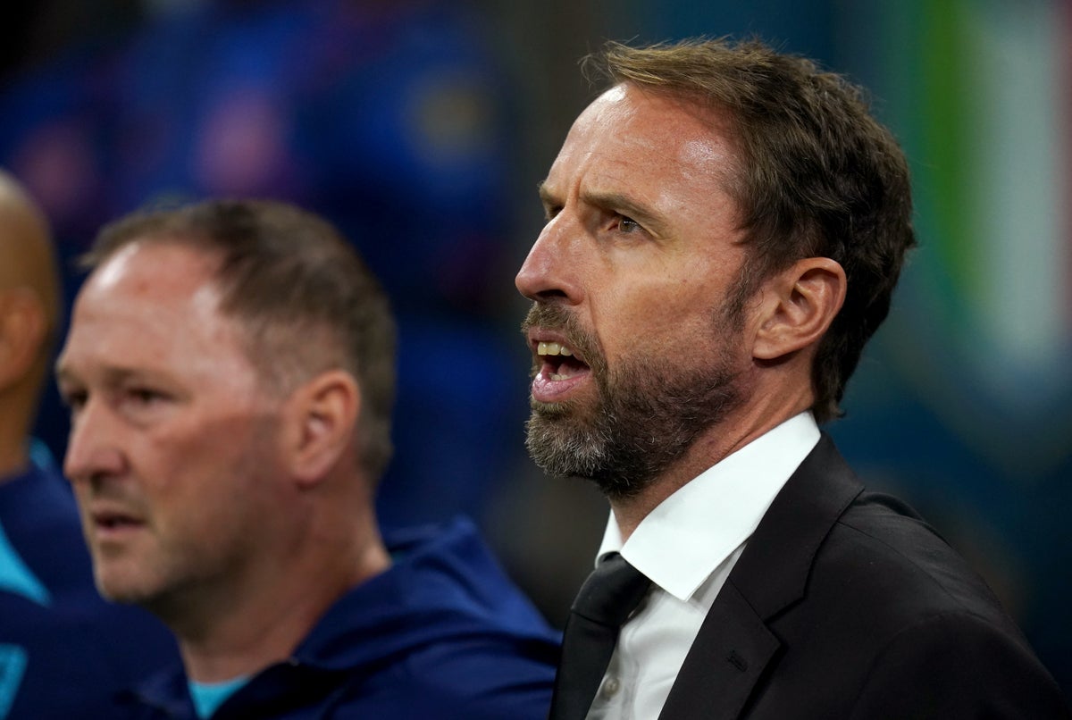 Gareth Southgate urges England ‘to stay really tight’ after poor run of form
