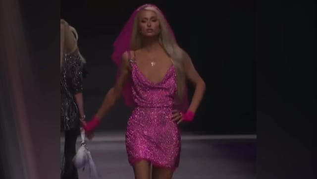 <p>Paris Hilton shocks fans by closing the Versace show at Milan Fashion Week</p>