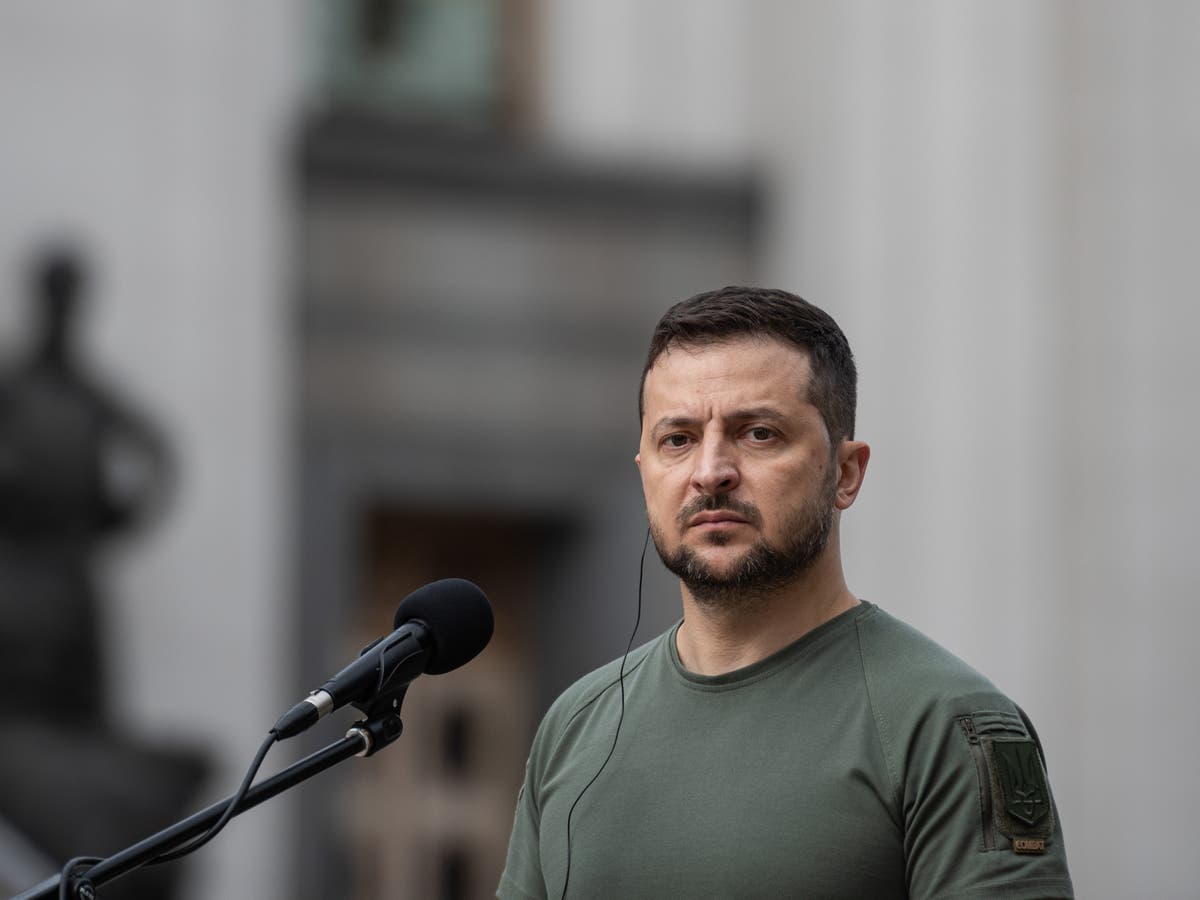 Ukraine news &ndash; live: Putin not bluffing about nuclear threats, says Zelensky 