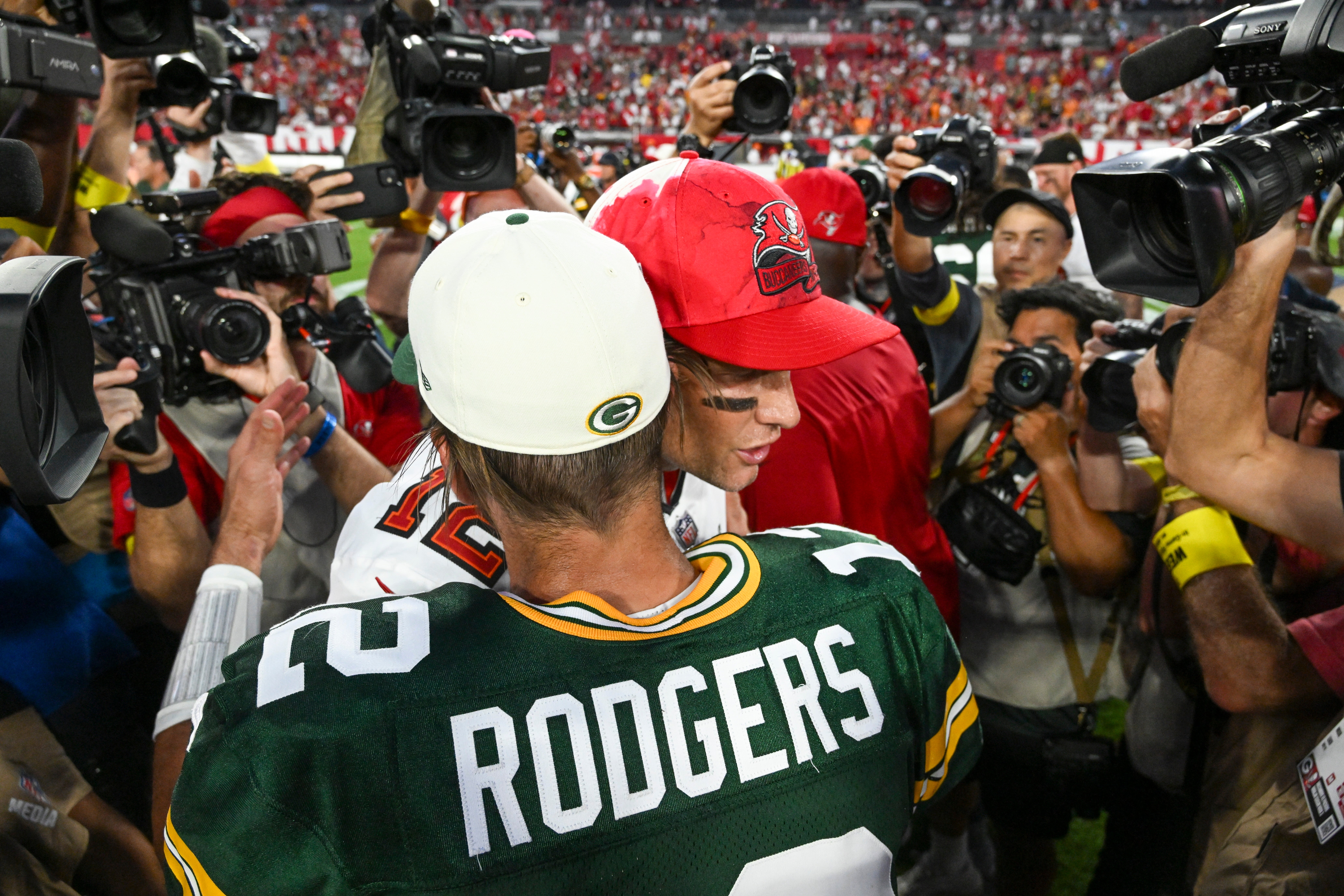 Aaron Rodgers edges Tom Brady as Green Bay Packers hold off Tampa