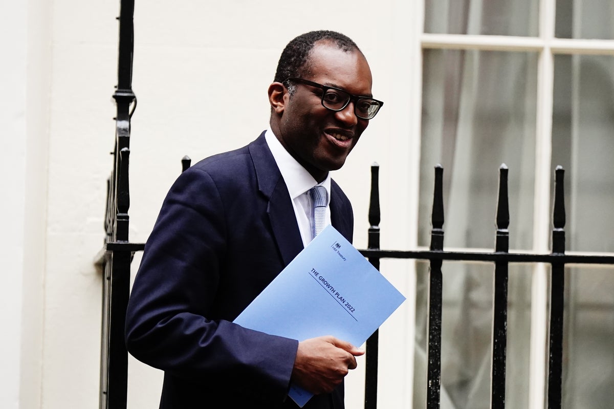 Kwasi Kwarteng to reveal new fiscal rules in November amid market panic