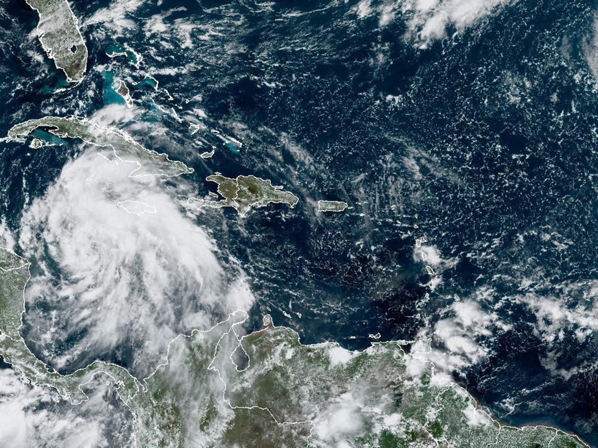Tropical Storm Ian – live: Florida warned to ‘be ready’ as Ian expected to rapidly intensify into hurricane