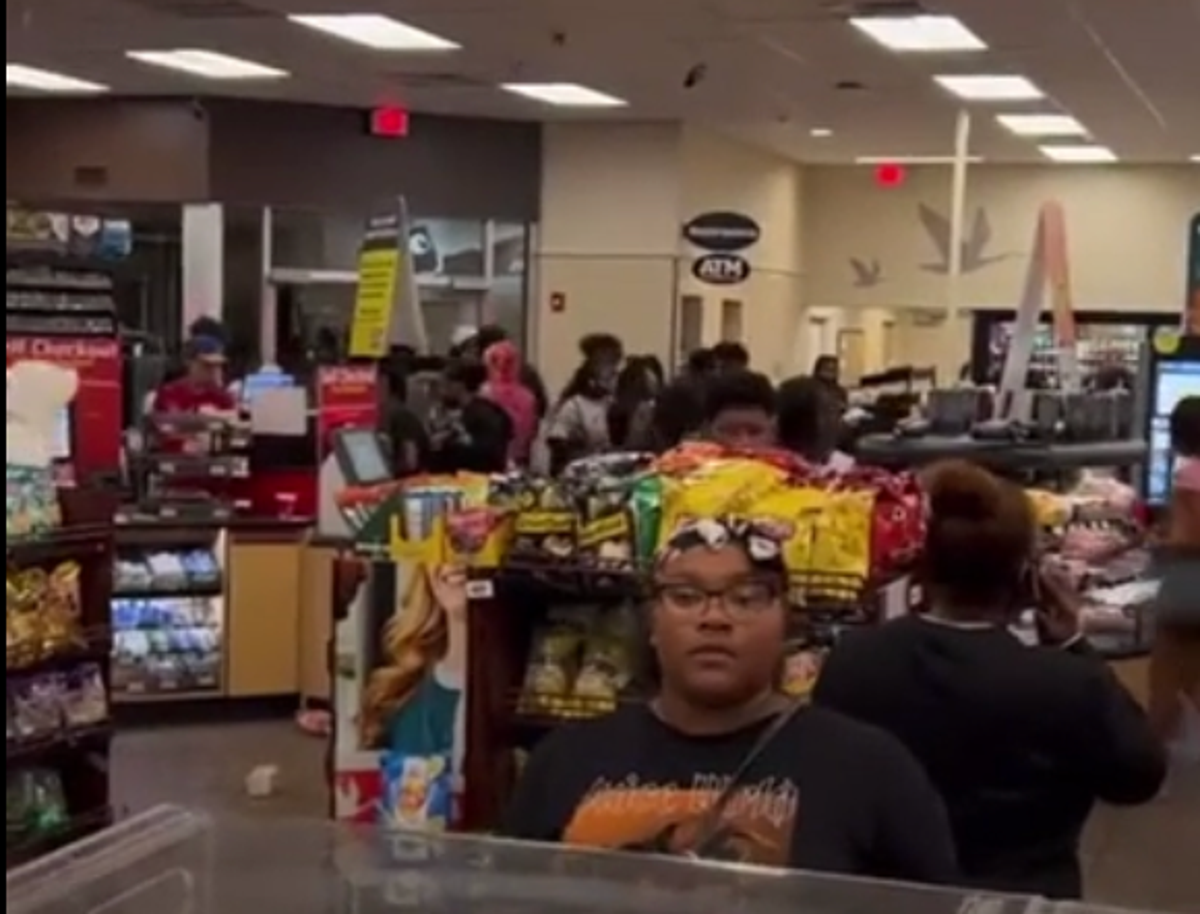 More than 100 teens ransack Philadelphia Wawa store in bizarre attack ...