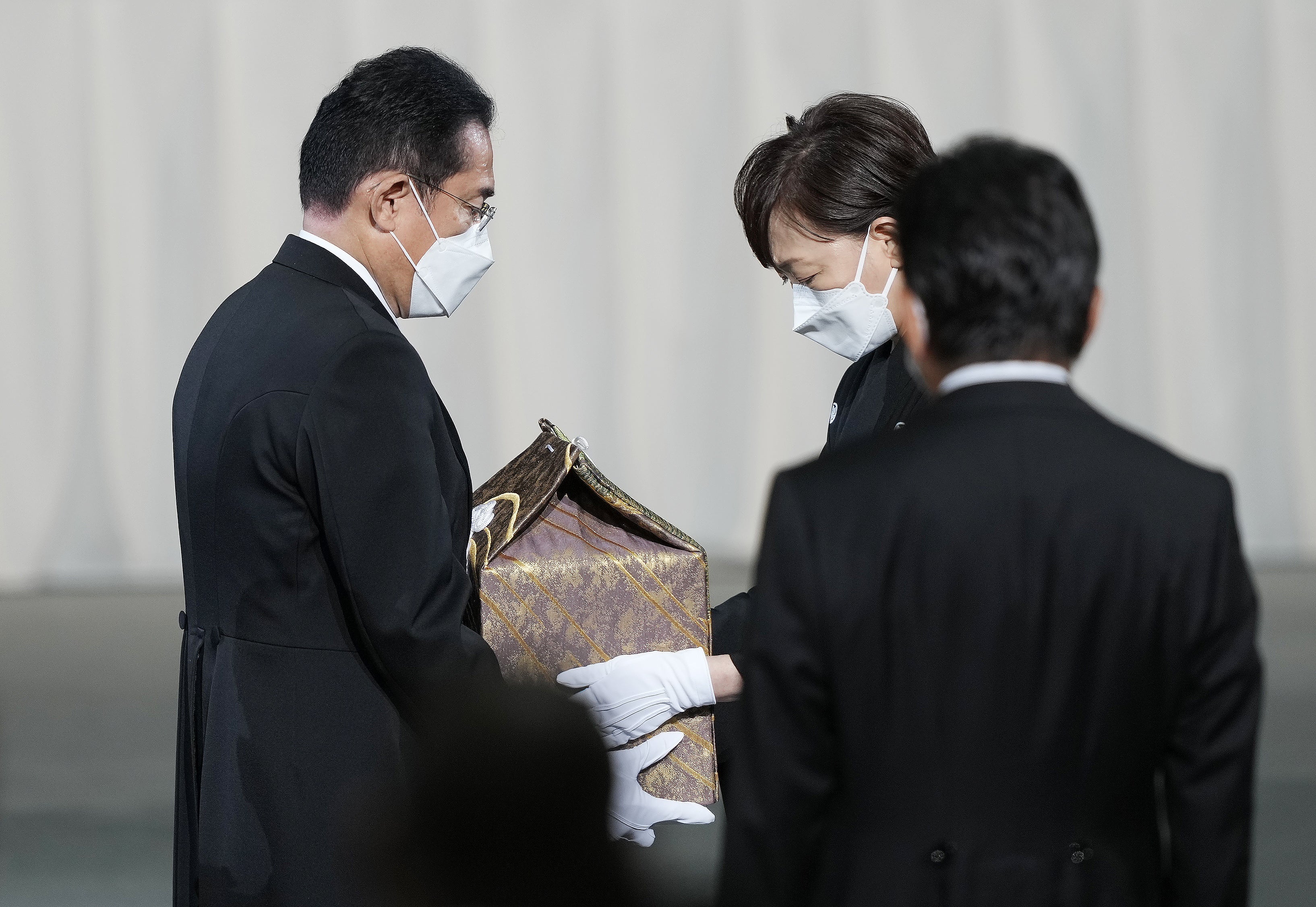 Shinzo Abe statee funeral: Japan pays tribute to slain ex-PM amid protests  | The Independent