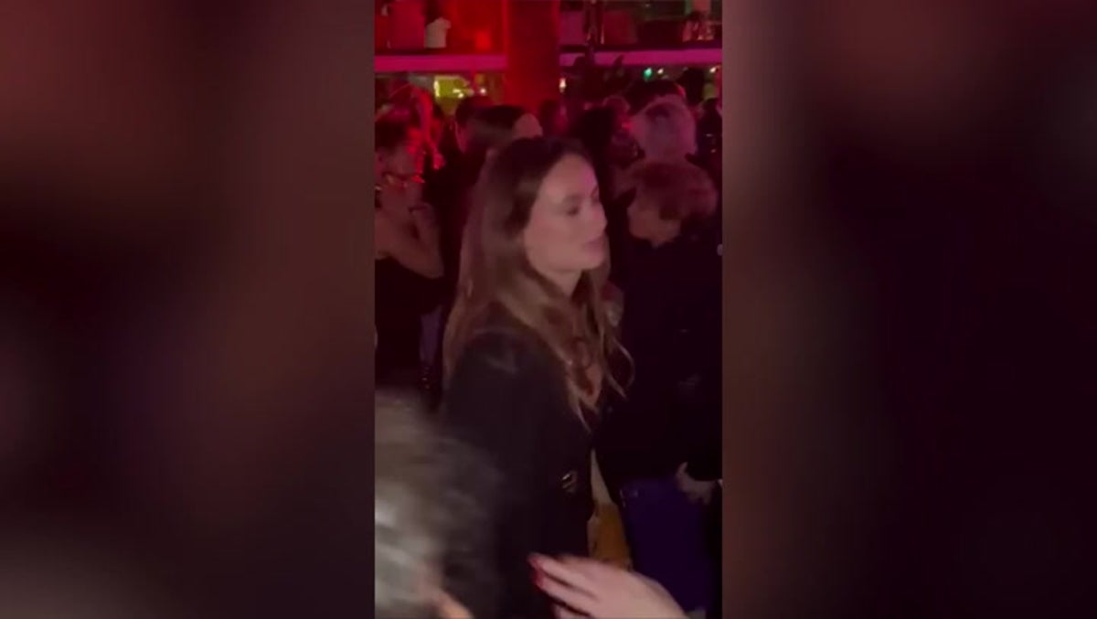 Don’t Worry Darling director Olivia Wilde dances to Bruno Mars at Gucci afterparty