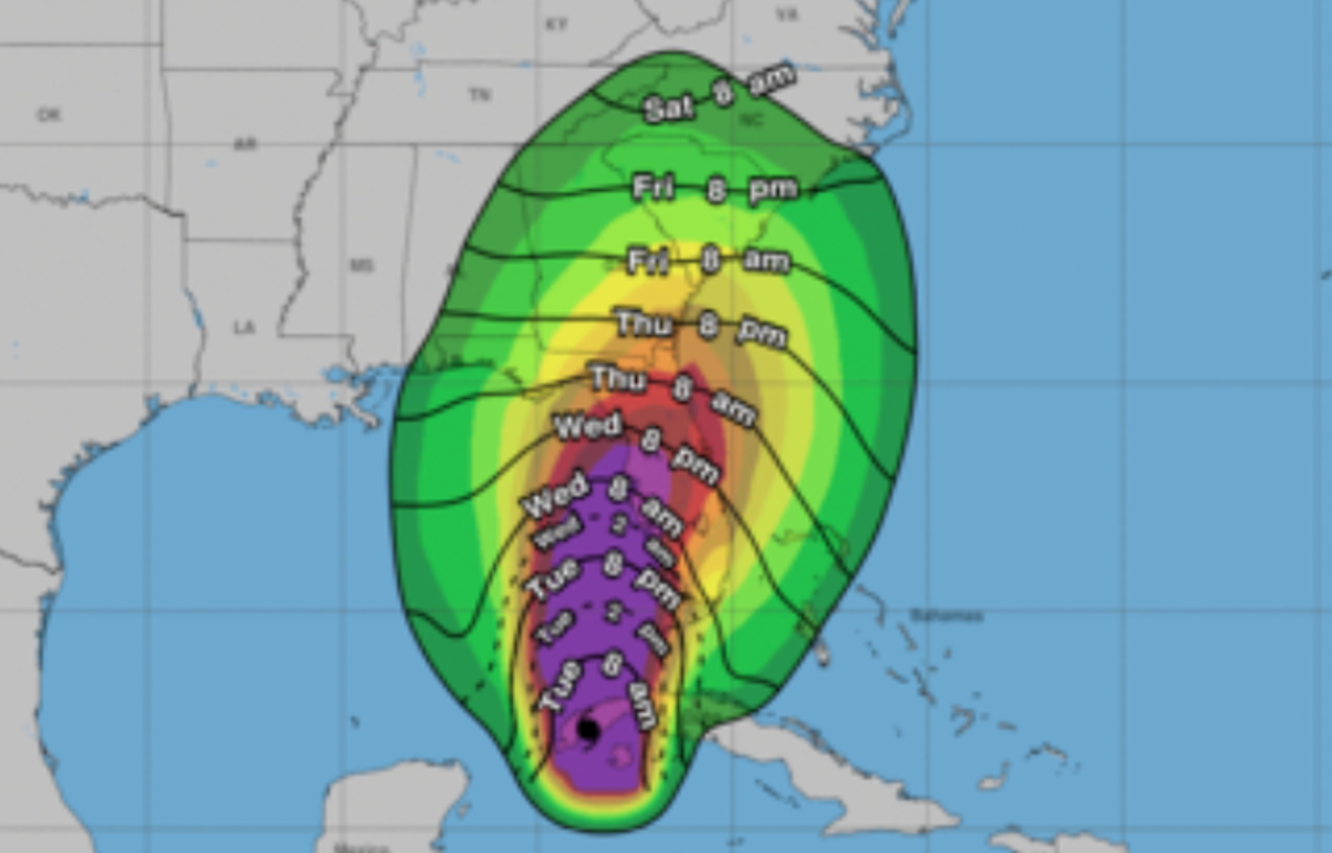 What path is Hurricane Ian taking?