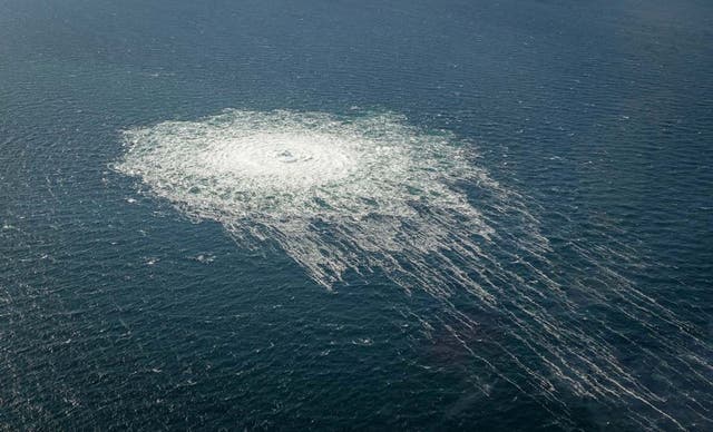 Burbujas de gas de la fuga del Nord Stream 2 alcanzan la superficie del mar Báltico