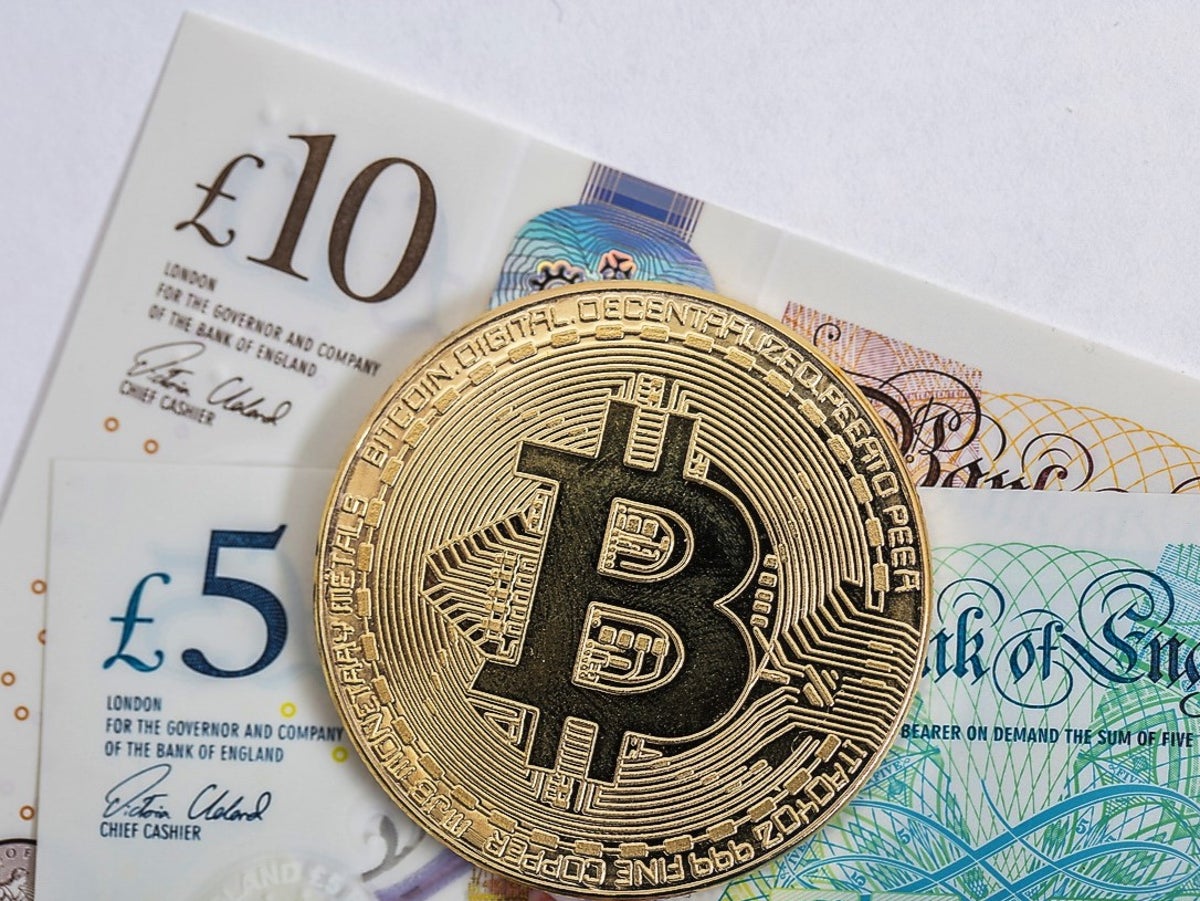Bitcoin price: Cryptocurrency surges as pound crash brings panic for fiat currencies