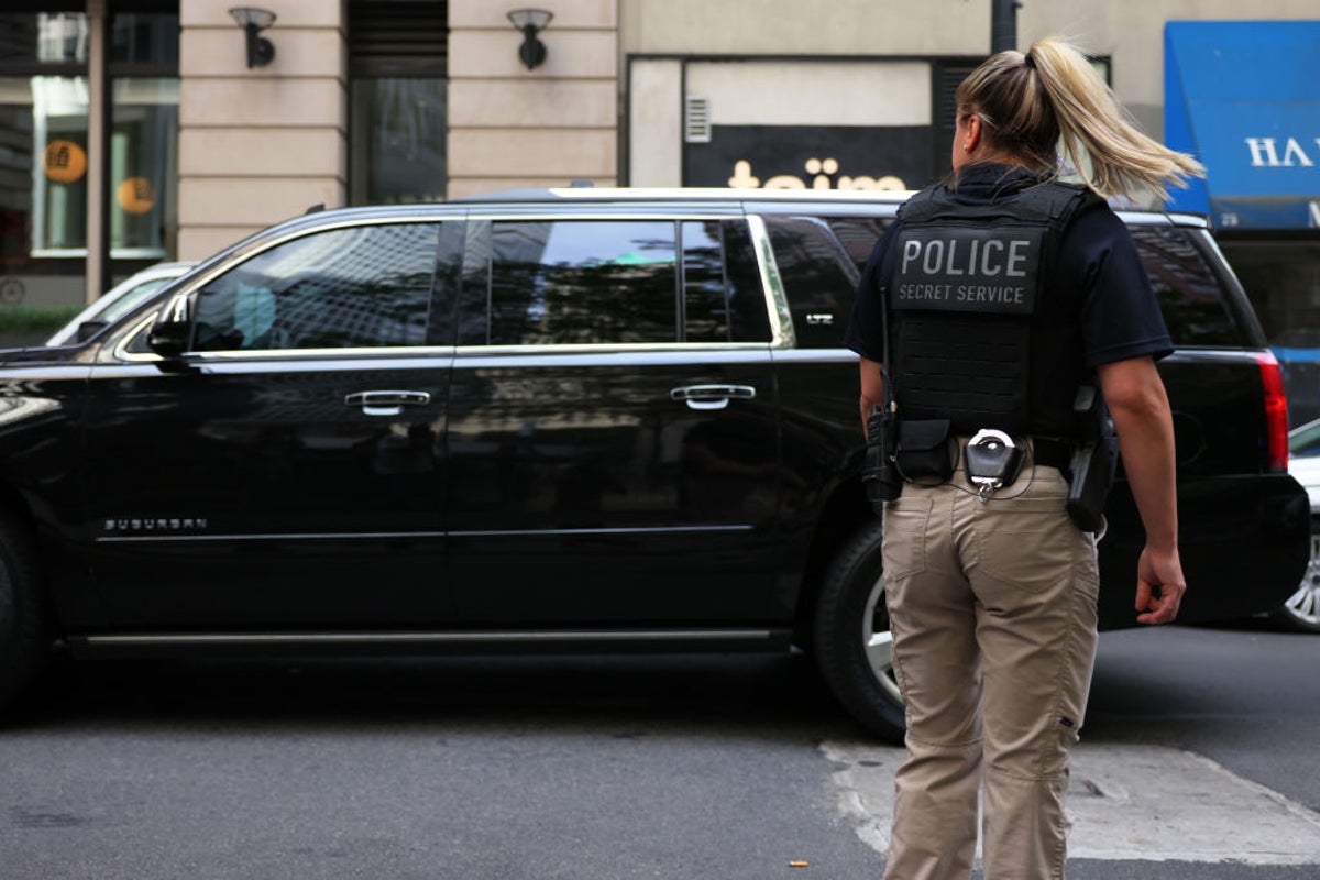 Secret Service handed over two dozen cell phones in missing texts probe