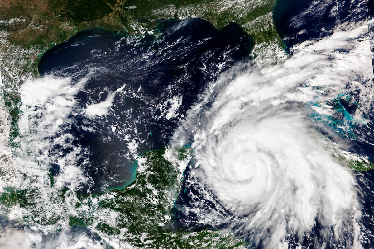 Satellite photos reveal monstrous Category 3 Hurricane Ian from area