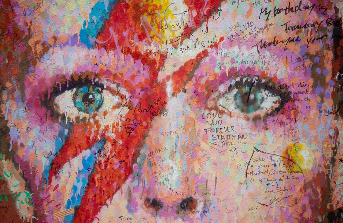 David Bowie’s handwritten Starman lyrics sell for five times auction estimate