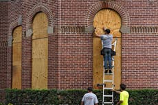 Hurricane Ian nears Florida coast, threatening floods, winds