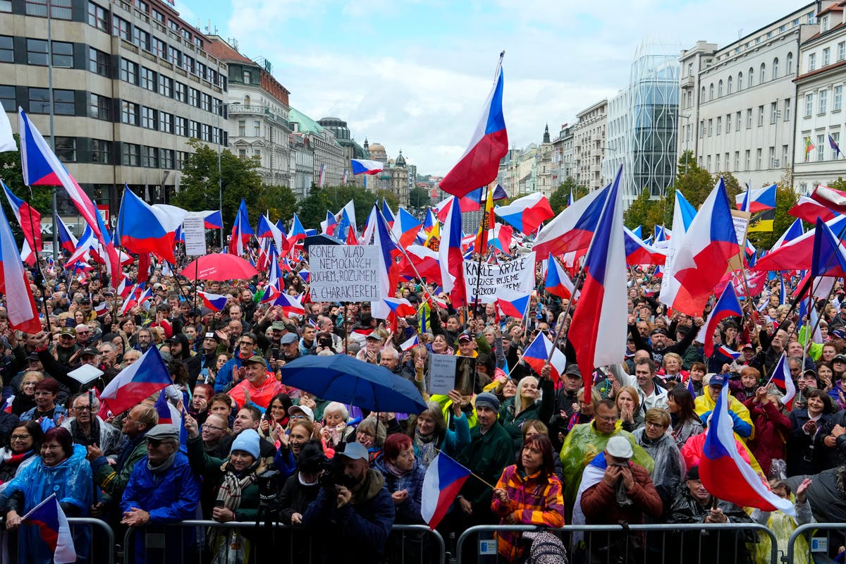 Митинг 28. Протесты в Чехии 2022. Митинг в Праге. Антиправительственные митинги. Демонстрация в Чехии.