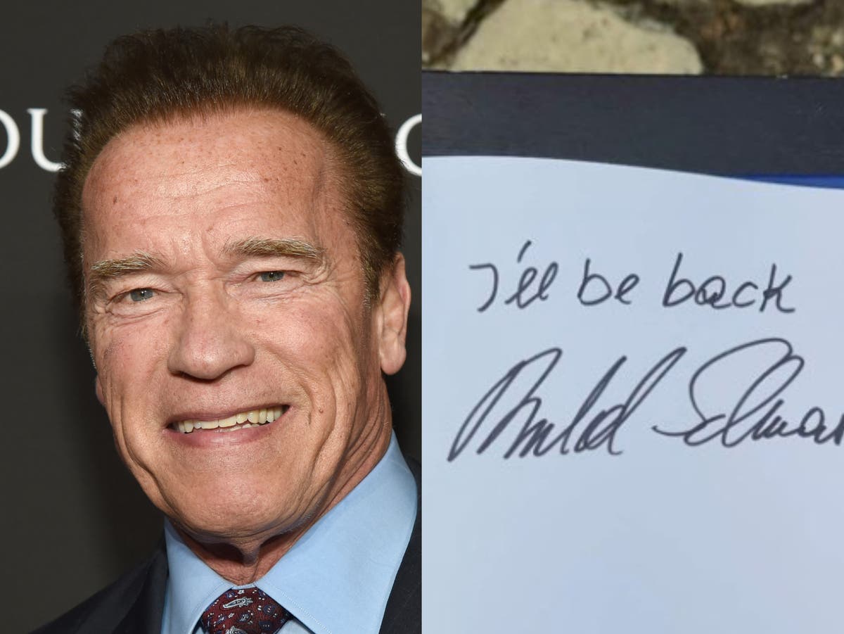 Arnie Schwarzenegger signs Auschwitz guestbook with Terminator catchphrase