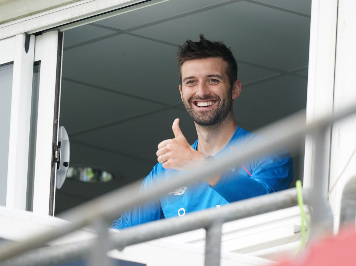 Mark Wood stars with his fierce pace as England restrict Pakistan total