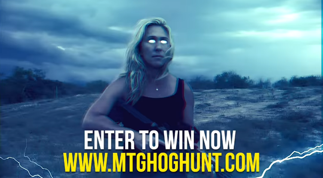 La representante Marjorie Taylor Greene se ve en un video de campaña reciente que promociona un concurso de caza de jabalíes que realizará en Texas.