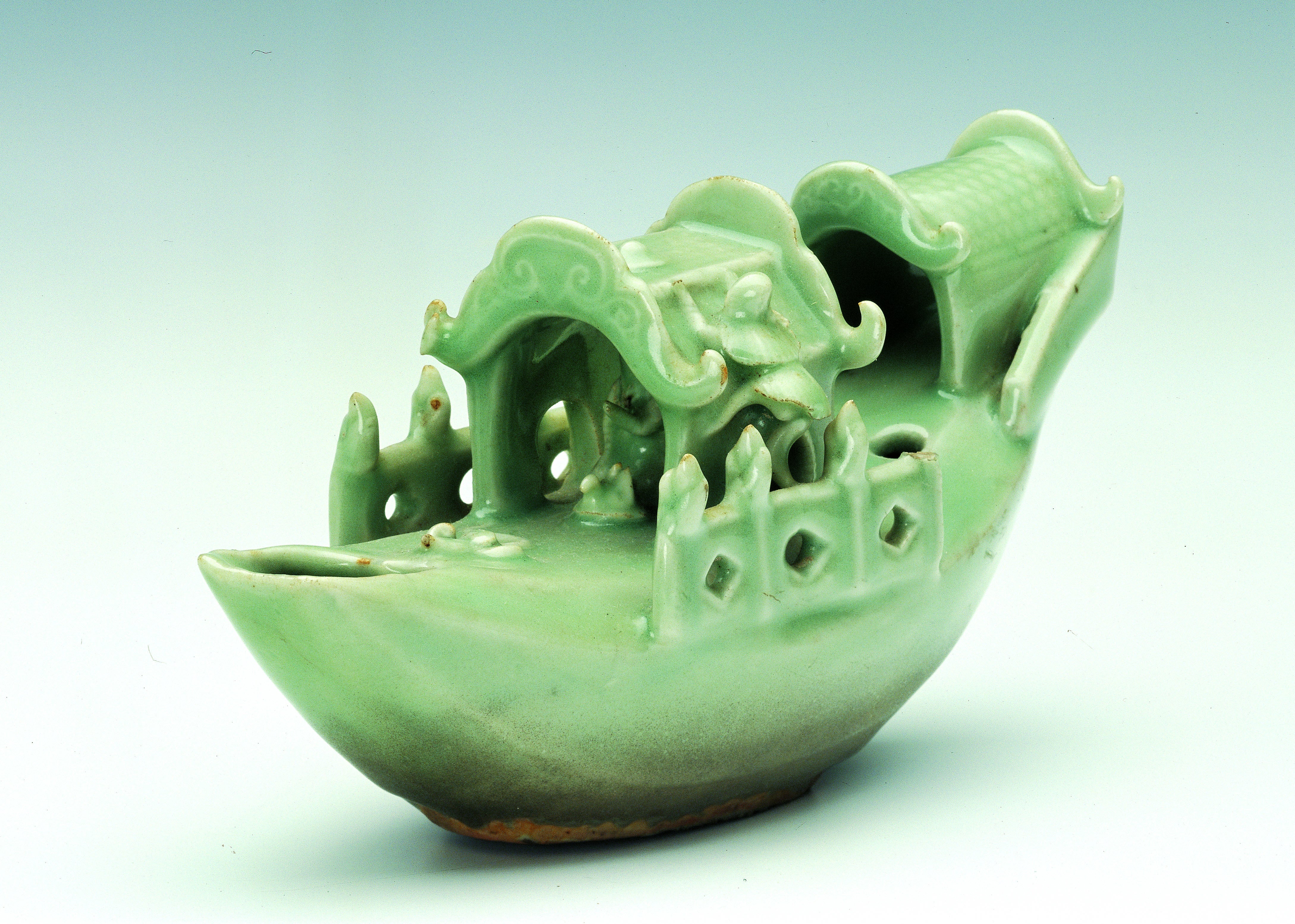 A boat-shaped water dropper of Longquan celadon made during the Southern Song period (1127-1279) is exhibited in Zhejiang Provincial Museum