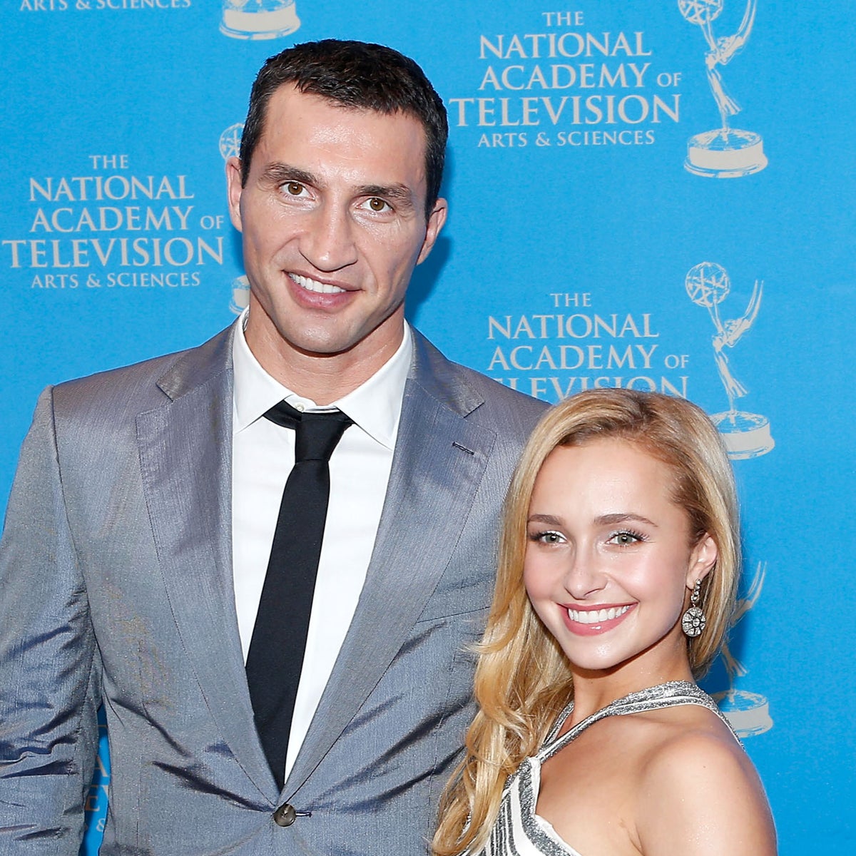 Erik Sankt-Peterburg pornosida Rossiya oilaviy jinsiy aloqa tikish