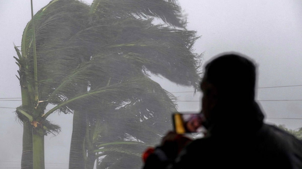 Hurricane Ian death toll rises as 2.5 million left without power