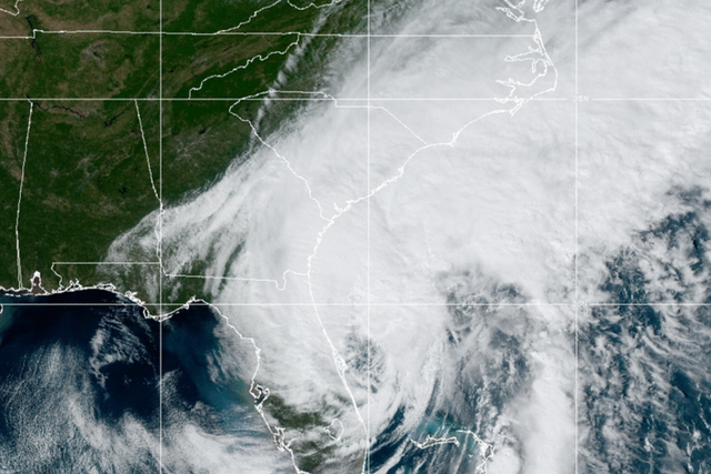 <p>Hurricane Ian had strengthened back to hurricane status on its way to South Carolina on Thursday </p>