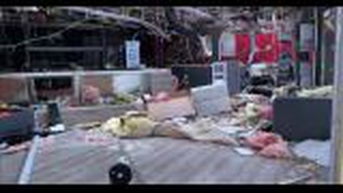 Florida shopping plaza torn apart by Hurricane Ian