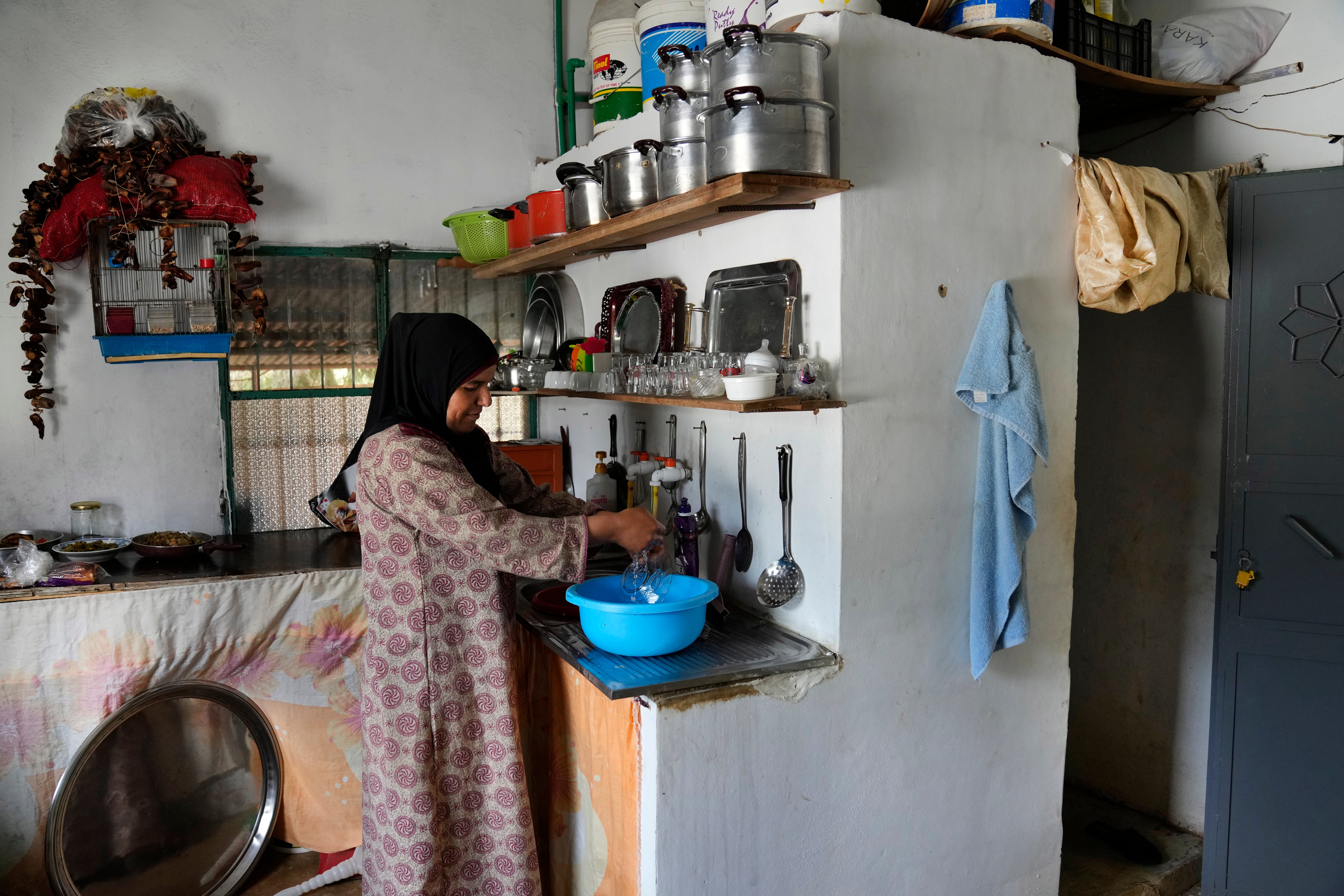 Lebanon Struggling off the Grid