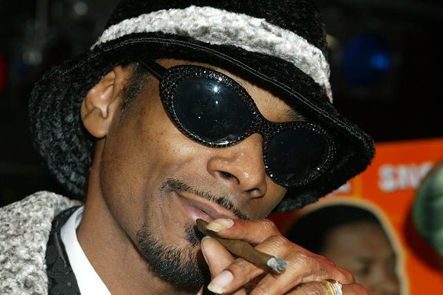 <p>Snoop Dogg sold the blunt for $10,000</p>