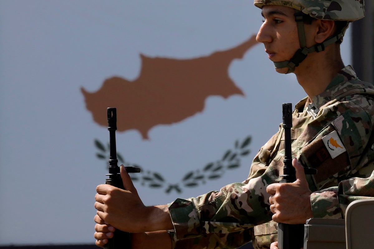 Minister: Greece can defend islands despite Turkey's threats