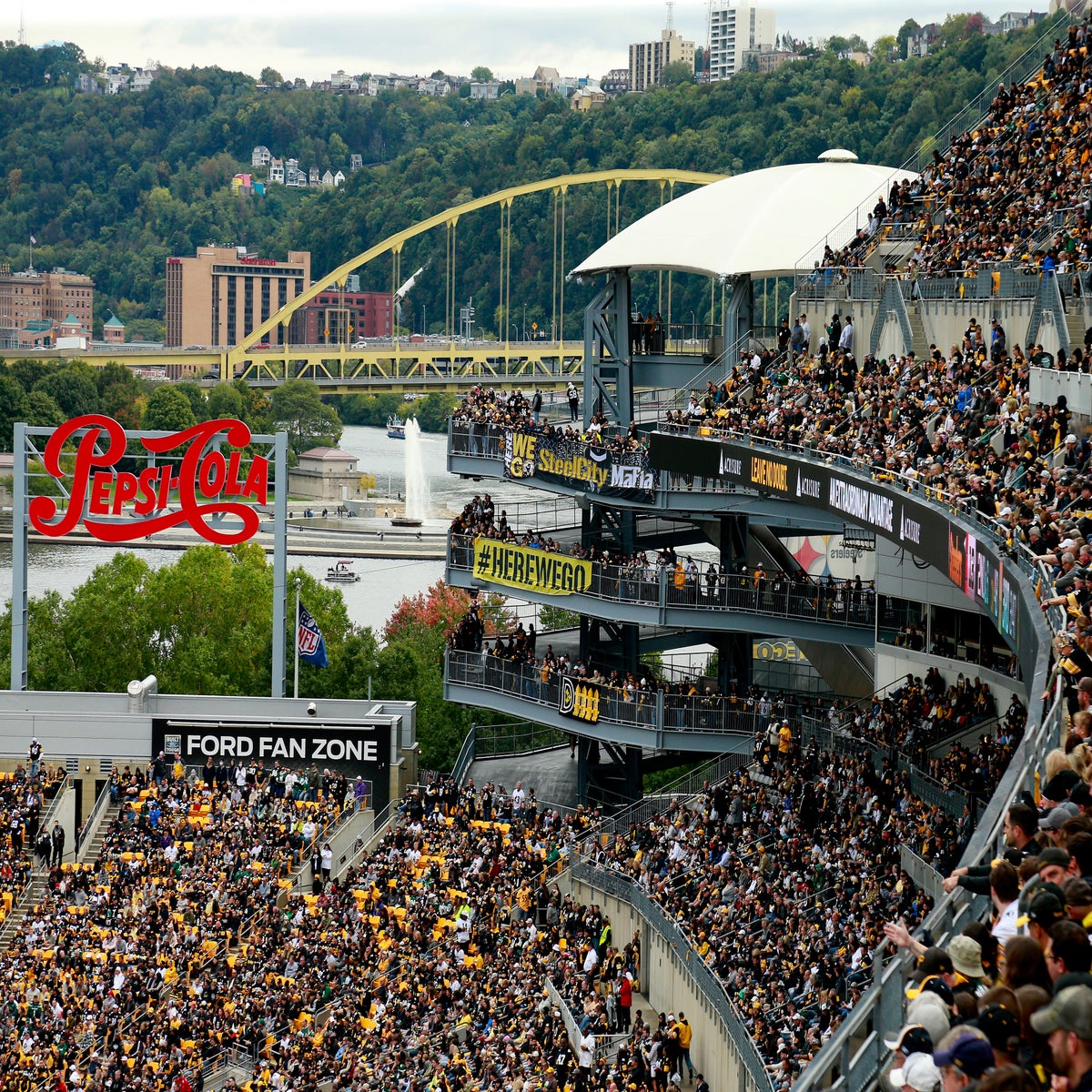 Spectator at Steelers game in Pittsburgh dies after fall from