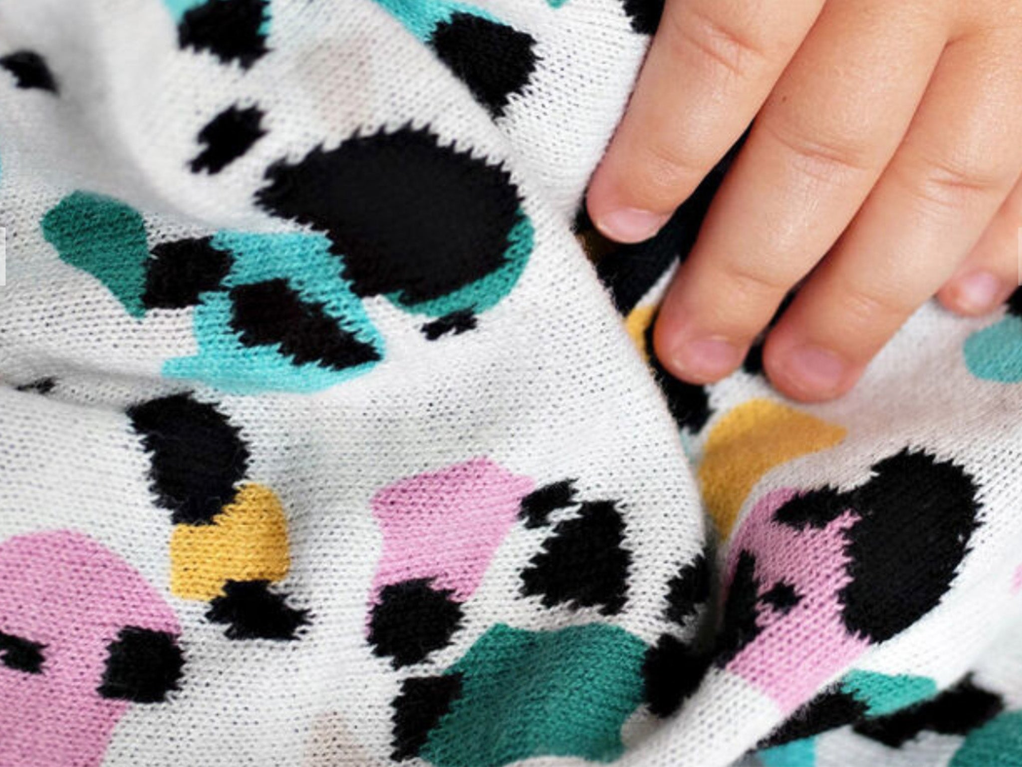Etta Loves terrazzo knitted blanket