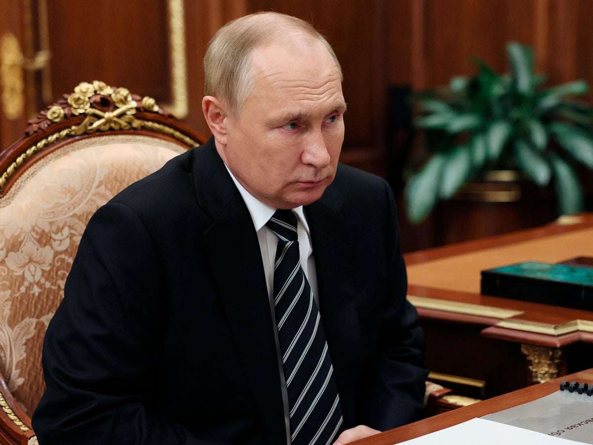 Ukraine war – live: Putin ‘may pin blame for losses on new commander’