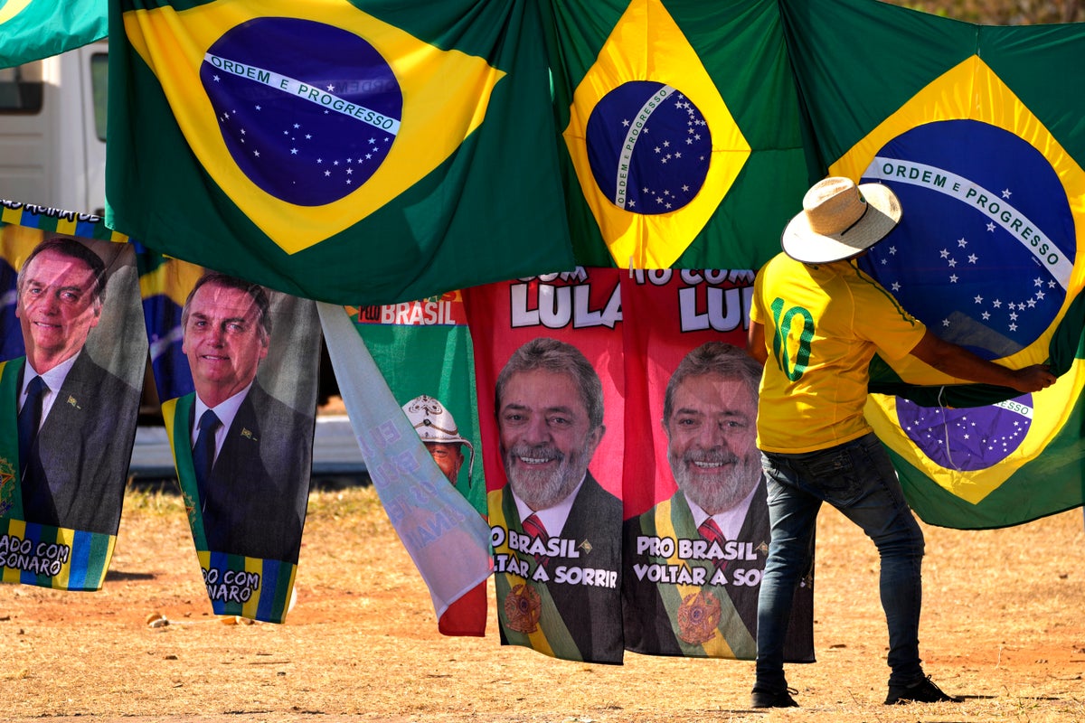 Bolsonaro, Lula fight for endorsements before Brazil runoff