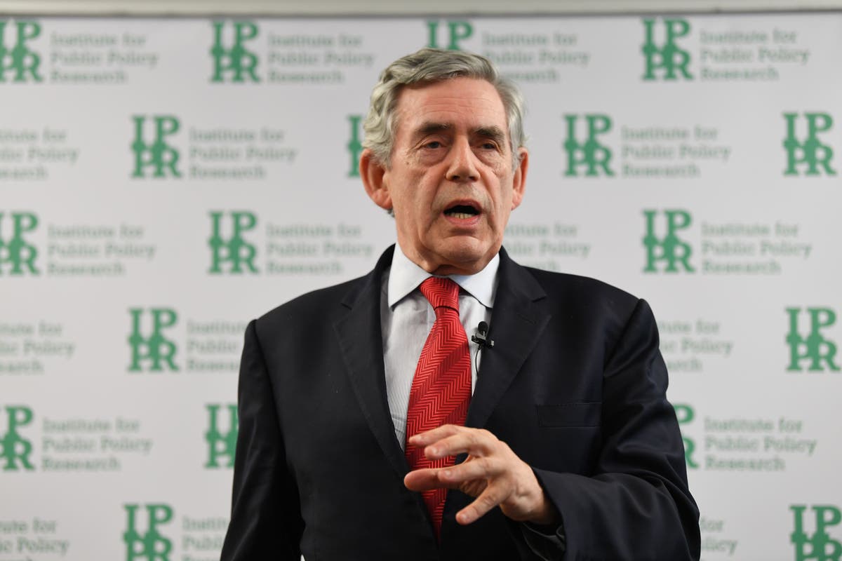 Gordon Brown warns of &lsquo;national uprising&rsquo; if benefits rise falls short