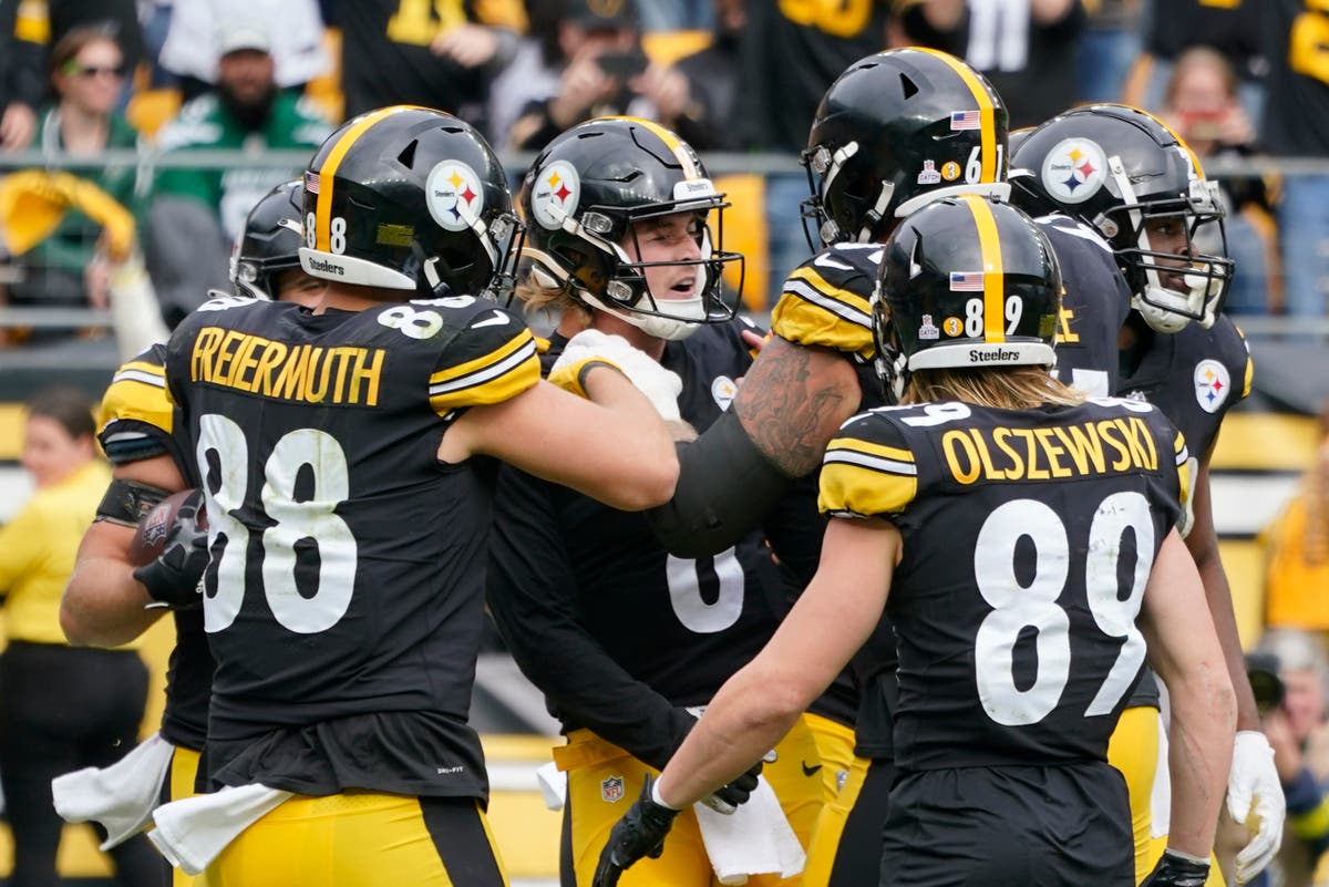 Pickett avanza rumbo a 1er partido de titular con Steelers