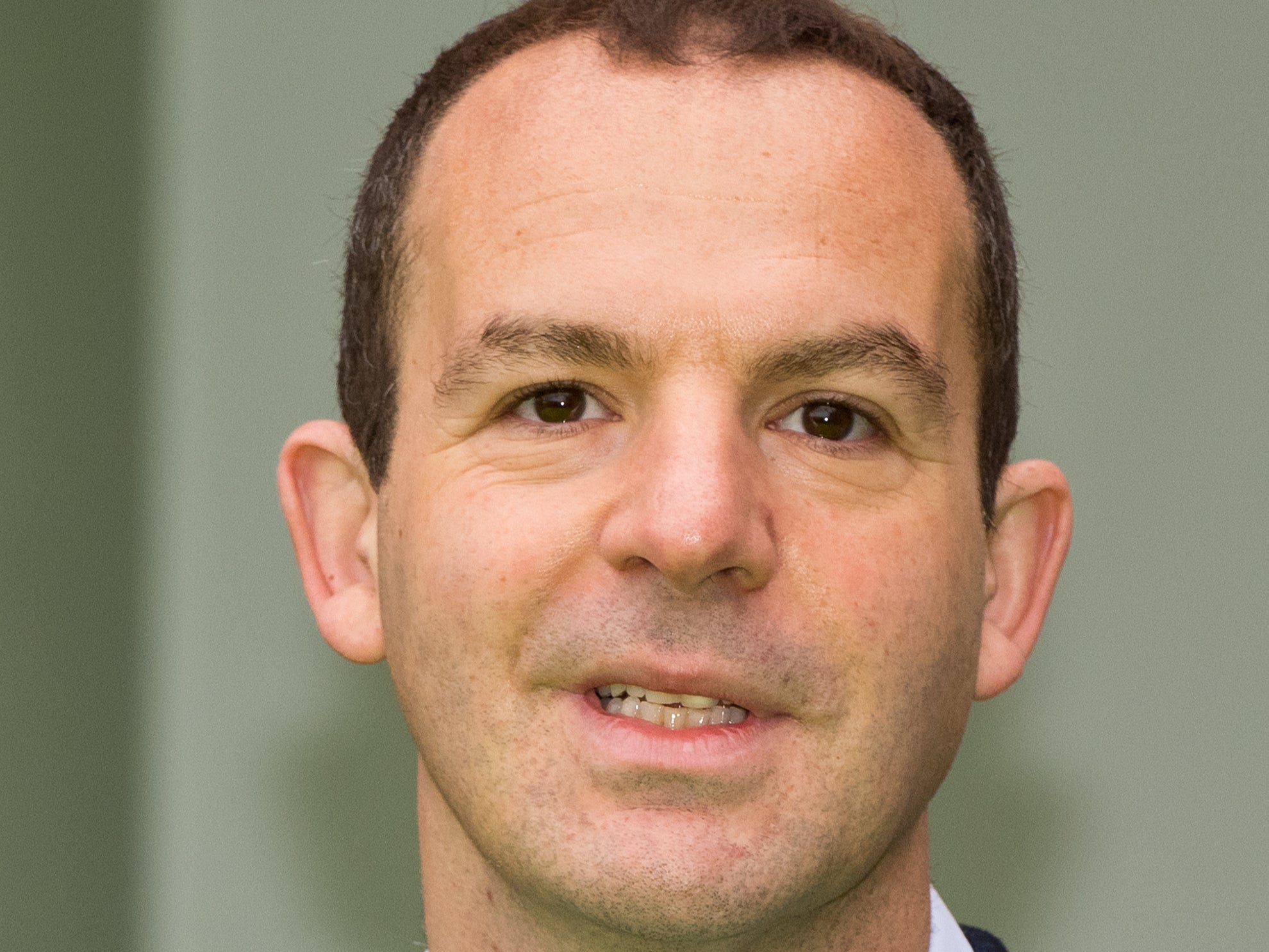 Saver should switch banks if they fail to pass on gains, Martin Lewis says