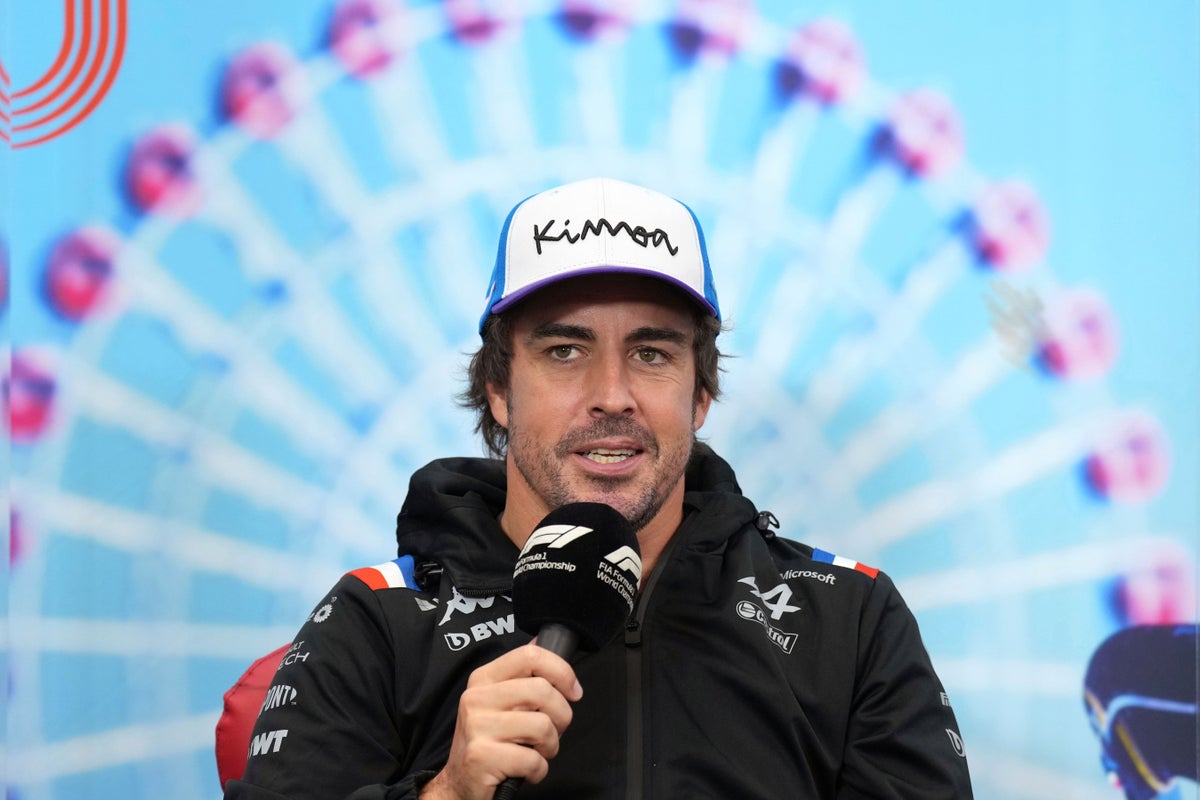 Fernando Alonso tops opening practice at Japanese Grand Prix