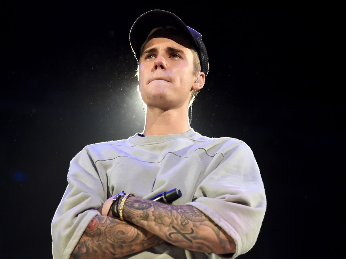 H&M Removes Justin Bieber Merch After Singer Says He Didn't 'Approve