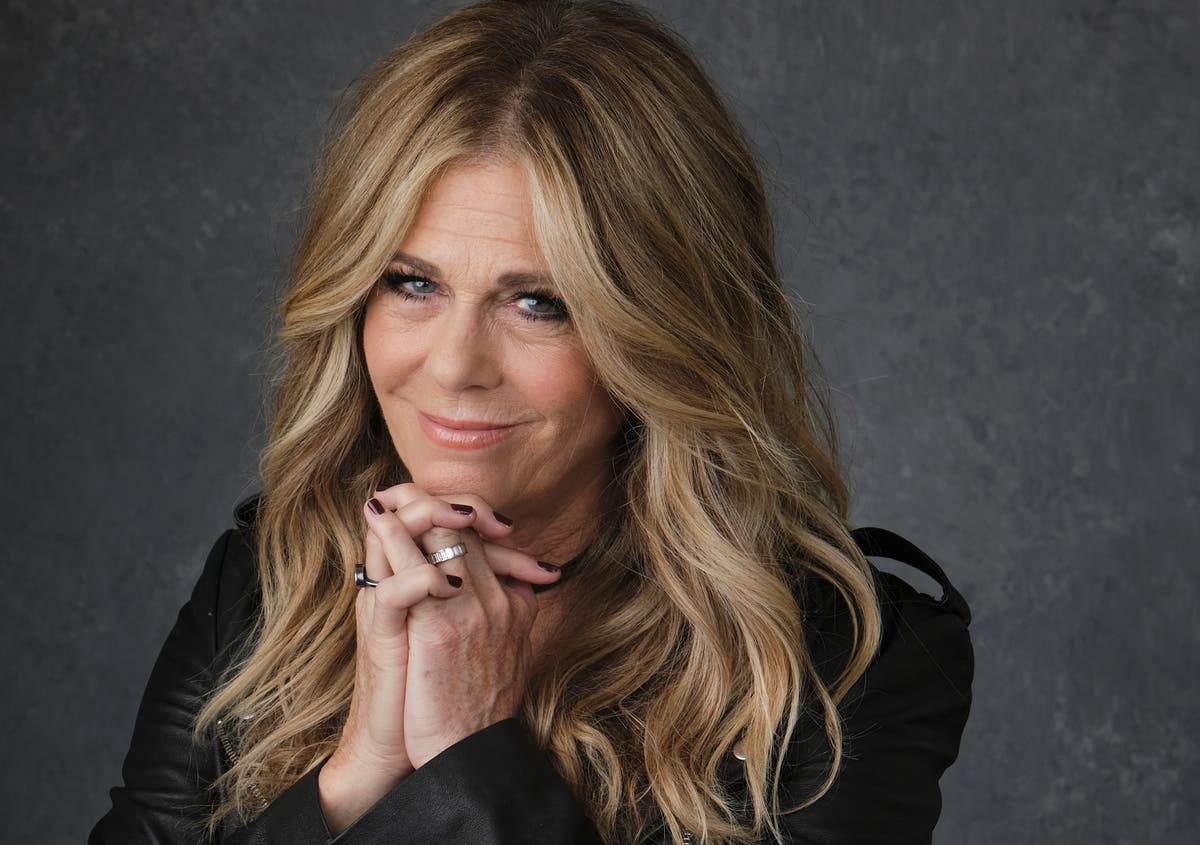 rita-wilson-creates-conversations-with-duets-from-the-70s-era-review