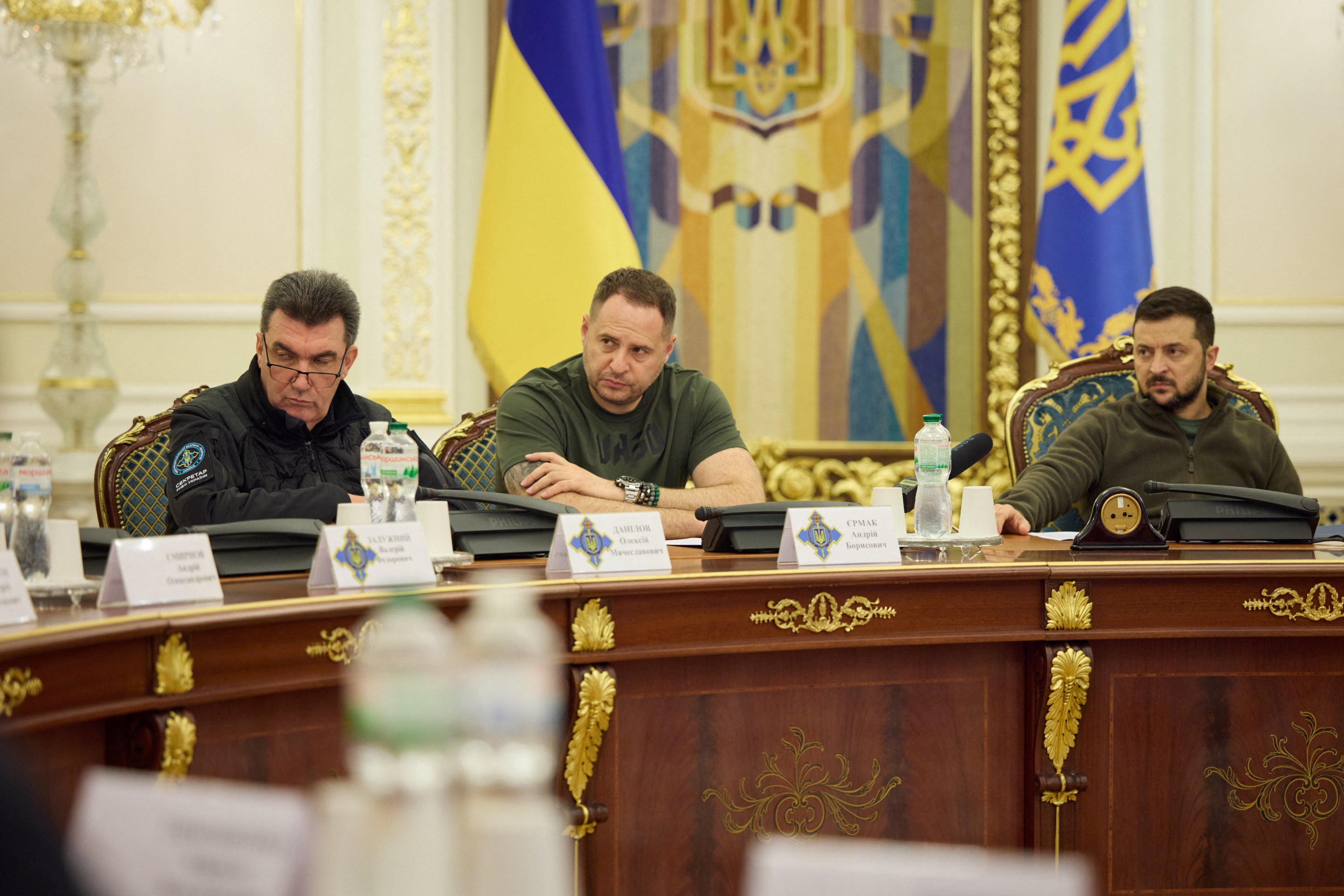 Oleksiy Danilov (left) at a meeting with President Zelensky (right) and chief of staff Andriy Yermak last month