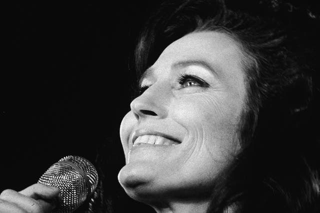 <p>Trailblazer Lynn’s songs were delivered ‘from a distinctly female point of view‘ </p>