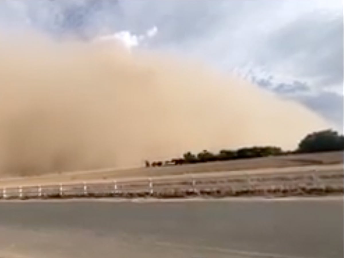 Massive dust storm hits near San Diego, creating ‘near-zero visibility’